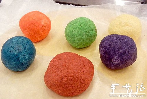 彩虹甜筒的DIY手工制作方法 -  itrip.net.cn