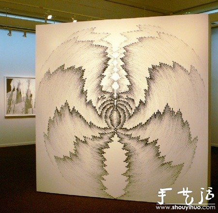 手指粘木炭粉后DIY創(chuàng)作的風(fēng)景繪畫(huà) -  itrip.net.cn