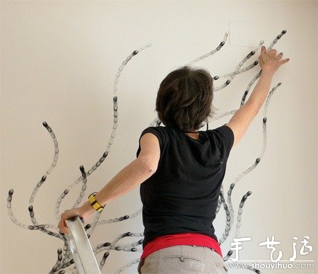 手指粘木炭粉后DIY創(chuàng)作的風(fēng)景繪畫(huà) -  itrip.net.cn