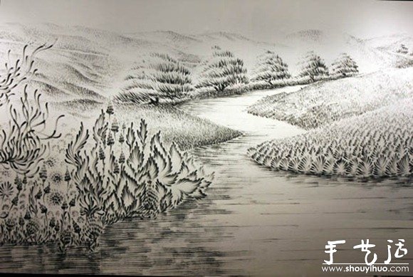 雙手蘸木炭細(xì)粉繪制的山水畫 -  itrip.net.cn