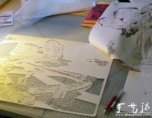 復(fù)雜、逼真的剪紙作品 -  itrip.net.cn