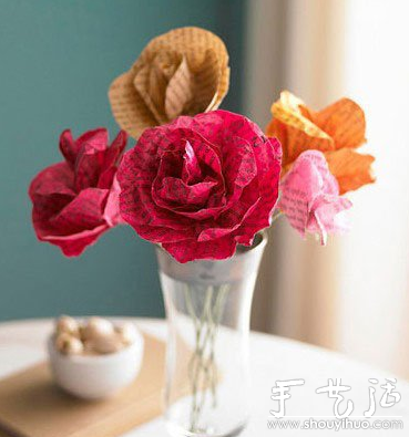 舊雜志廢物利用DIY紙玫瑰花的教程 -  itrip.net.cn