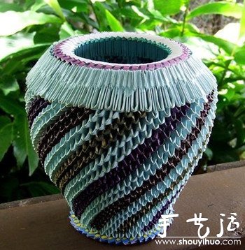 撲克牌手工DIY的漂亮大花瓶 -  itrip.net.cn