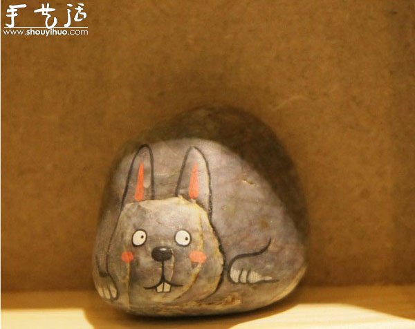 非常可愛(ài)的小兔子石繪作品欣賞 -  itrip.net.cn