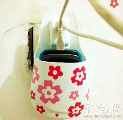 環(huán)保小制作：洗發(fā)水瓶DIY手機(jī)充電盒 -  itrip.net.cn