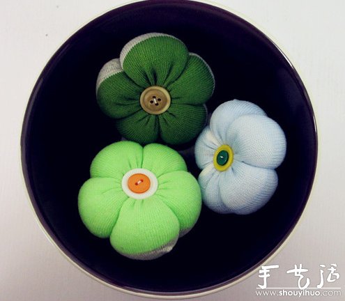 舊棉襪子手工DIY漂亮花朵 -  itrip.net.cn