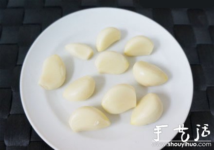 剝蒜的技巧 教你怎樣快速剝蒜 -  itrip.net.cn