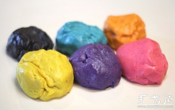 肚子里裝滿MM豆的彩虹小動物做法 -  itrip.net.cn
