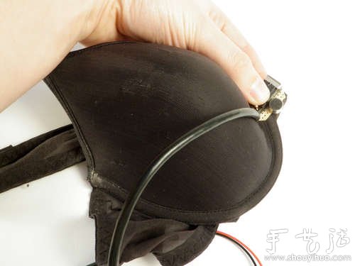 聲控文胸DIY：掌聲響起 文胸落下 -  itrip.net.cn