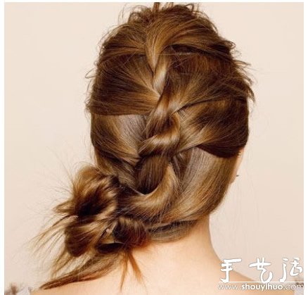 DIY簡裝魚骨辮發(fā)型教程 -  itrip.net.cn
