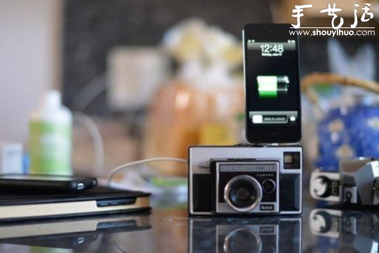 舊相機(jī)DIY改裝成iPhone手機(jī)充電插座 -  itrip.net.cn