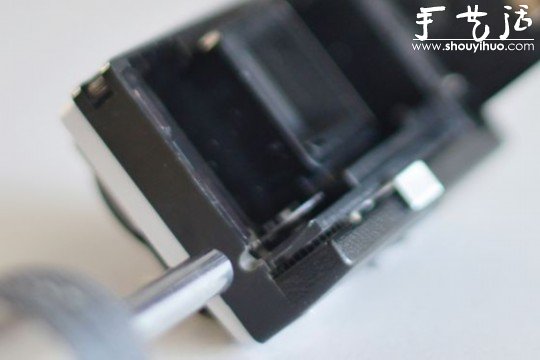 舊相機(jī)DIY改裝成iPhone手機(jī)充電插座 -  itrip.net.cn