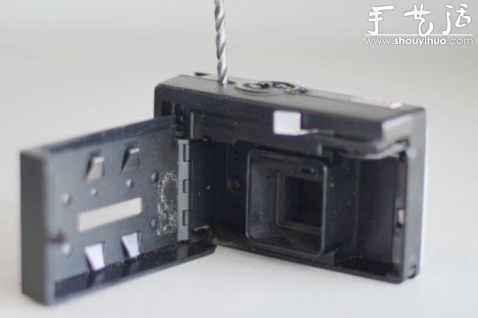 舊相機(jī)DIY改裝成iPhone手機(jī)充電插座 -  itrip.net.cn