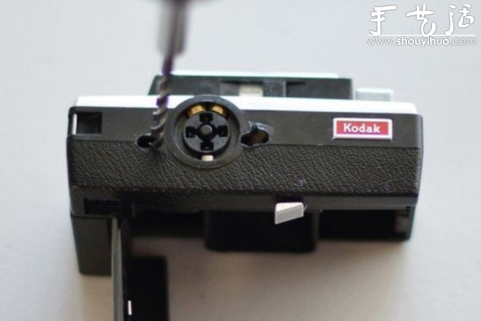 舊相機(jī)DIY改裝成iPhone手機(jī)充電插座 -  itrip.net.cn