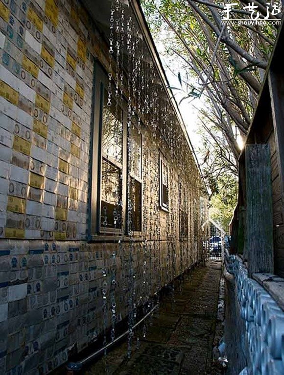 5萬多只啤酒玻璃瓶和易拉罐裝飾的住宅 -  itrip.net.cn
