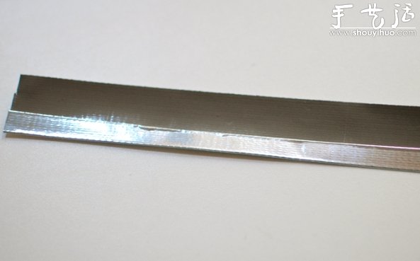 DIY超簡單銀色膠帶手鐲 -  itrip.net.cn