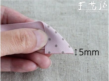 教你如何制作玫瑰花發(fā)繩發(fā)飾 -  itrip.net.cn