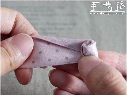 教你如何制作玫瑰花發(fā)繩發(fā)飾 -  itrip.net.cn