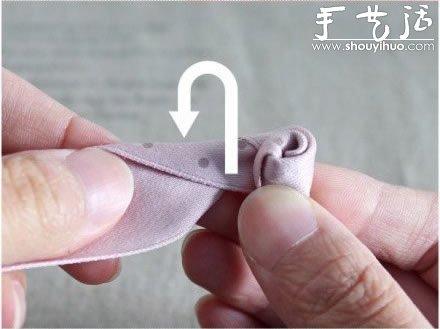 教你如何制作玫瑰花發(fā)繩發(fā)飾 -  itrip.net.cn