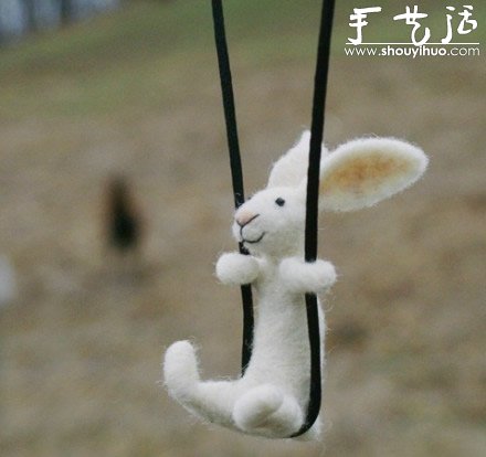 羊毛氈手工制作蕩秋千的小動(dòng)物 -  itrip.net.cn