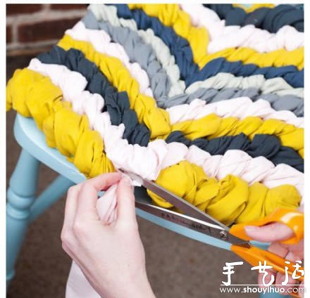 舊衣服DIY椅子坐墊的教程 -  itrip.net.cn