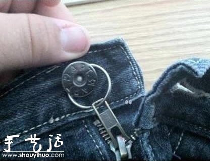 生活小技巧：給牛仔褲拉鏈裝個扣環(huán) -  itrip.net.cn