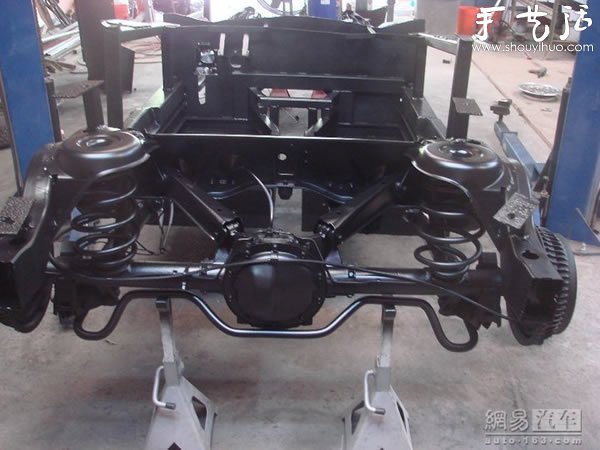 美國大叔破車改造 自制蝙蝠俠戰(zhàn)車 -  itrip.net.cn