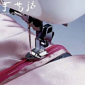 縫紉機壓腳更換隱形拉鏈的方法 -  itrip.net.cn