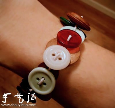 幼兒手工：DIY可愛的紐扣手鐲 -  itrip.net.cn
