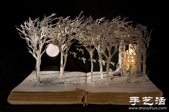 廢舊書本DIY創(chuàng)作驚人紙模作品 -  itrip.net.cn