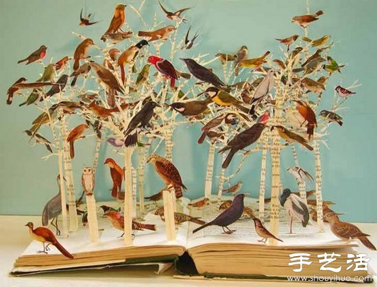 廢舊書本DIY創(chuàng)作驚人紙模作品 -  itrip.net.cn