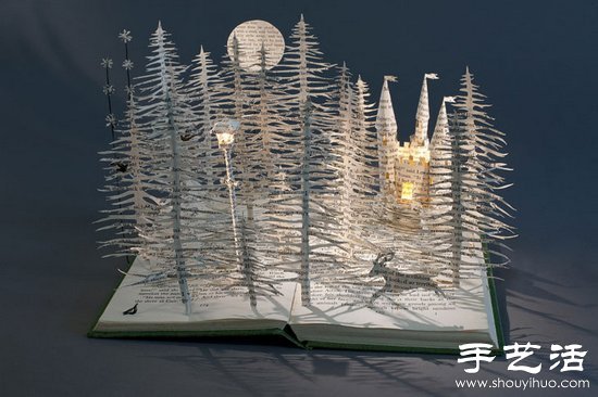 廢舊書本DIY創(chuàng)作驚人紙模作品 -  itrip.net.cn