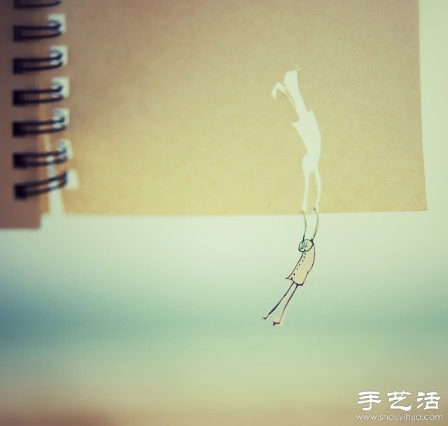 DIY剪紙小人創(chuàng)意攝影 追尋逝去的自由與快樂 -  itrip.net.cn