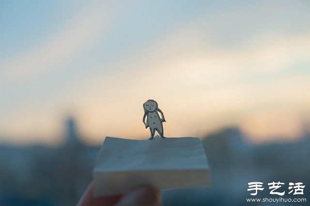 DIY剪紙小人創(chuàng)意攝影 追尋逝去的自由與快樂 -  itrip.net.cn