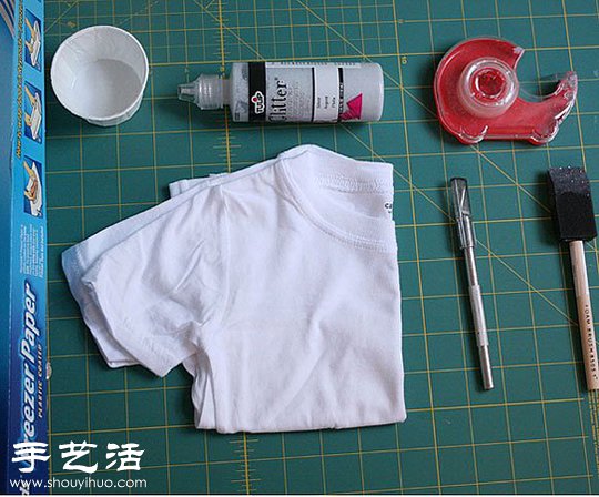 DIY學(xué)生情調(diào)白色情侶T恤 -  itrip.net.cn