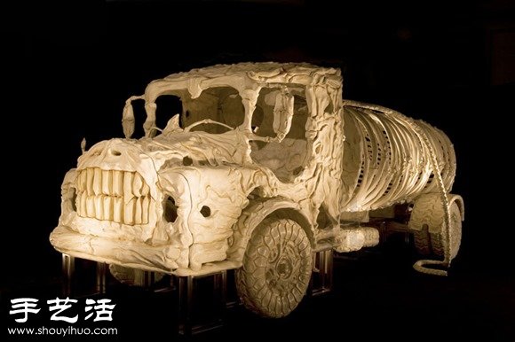 印度藝術(shù)家DIY的史前怪獸汽車模型 -  itrip.net.cn