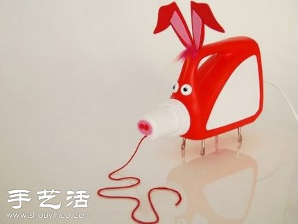 洗衣液塑料瓶廢物利用DIY搞笑豬臺(tái)燈 -  itrip.net.cn