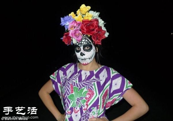 澳洲“服裝皇后”自制奇裝異服 365天不重樣 -  itrip.net.cn