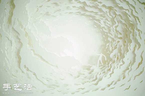 剪紙配合光線DIY童話色彩紙雕場(chǎng)景 -  itrip.net.cn