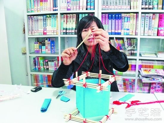 筷子+皺紋紙 手工制作漂亮宮燈 -  itrip.net.cn