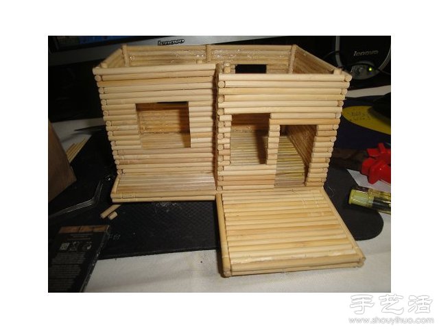 一次性筷子變廢為寶 手工制作小木屋模型 -  itrip.net.cn