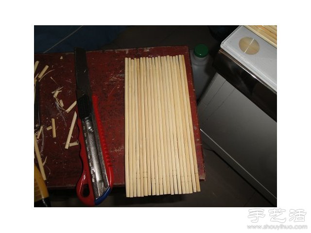 一次性筷子變廢為寶 手工制作小木屋模型 -  itrip.net.cn