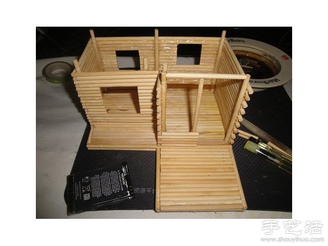 一次性筷子變廢為寶 手工制作小木屋模型 -  itrip.net.cn