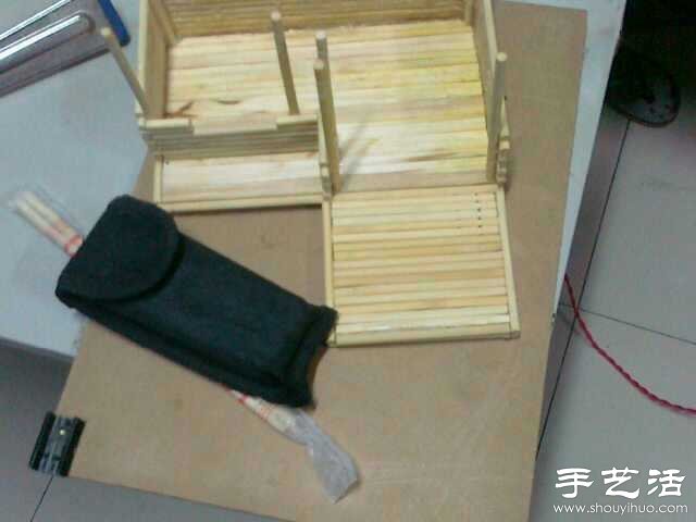 一次性筷子變廢為寶 手工制作小木屋模型 -  itrip.net.cn