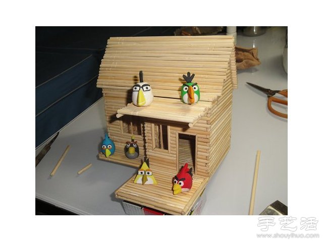一次性筷子變廢為寶 手工制作小木屋模型 -  itrip.net.cn