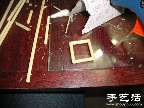 一次性筷子變廢為寶 手工制作小木屋模型 -  itrip.net.cn