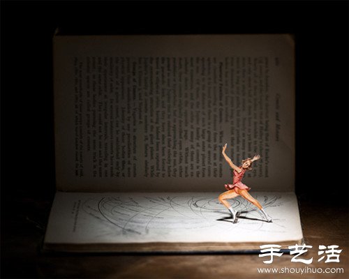 人物剪紙與書本圖案的互動(dòng)DIY -  itrip.net.cn