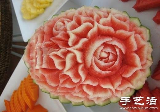 精美絕倫的的牡丹花西瓜雕刻 -  itrip.net.cn
