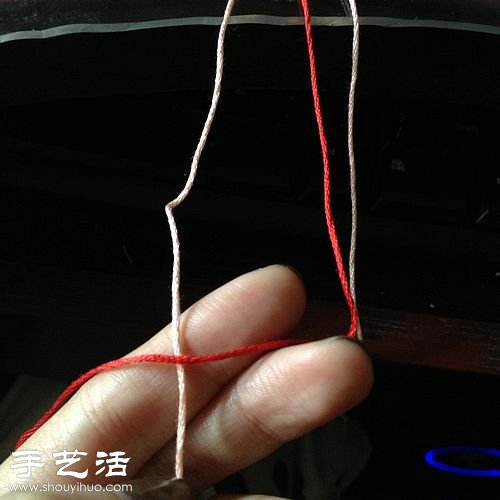 超詳細(xì)兩根繩手鏈的編法 -  itrip.net.cn