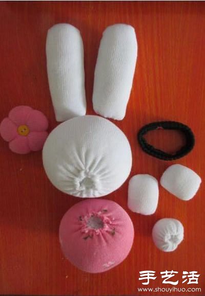 用襪子DIY手工制作呆萌布藝玩偶兔子 -  itrip.net.cn